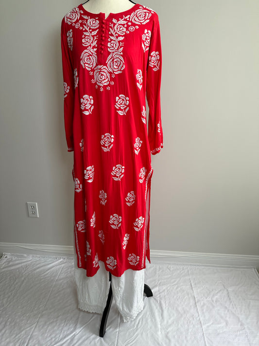 Long Kurti with Buttons in Front and White Salwaar (pants) embroided at bottom (Shirt Size 40 (Large) Salwaar/Pants Size Large