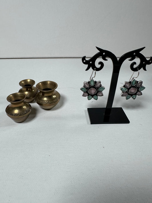 Floral Shape Kundan Stone Oxidized Silver Tone Earrings