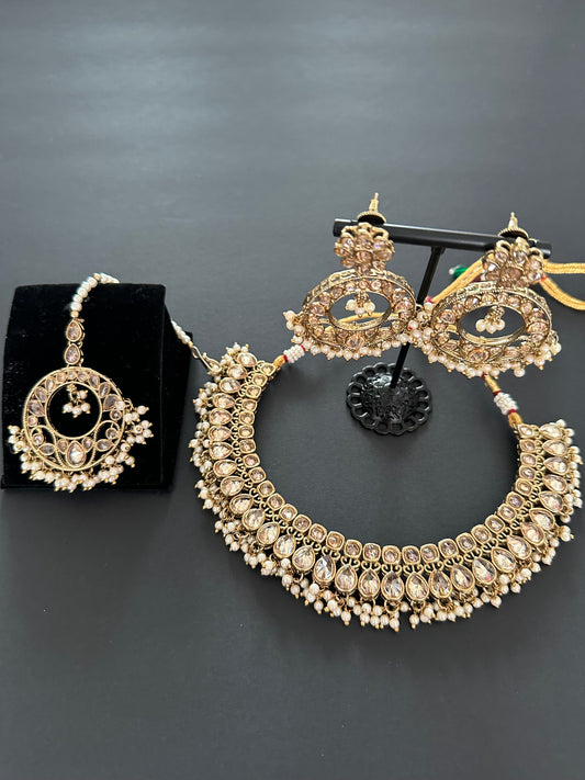 Choker Set with Earrings and Tikka